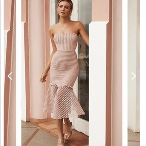 Selfie Leslie blush mermaid dress